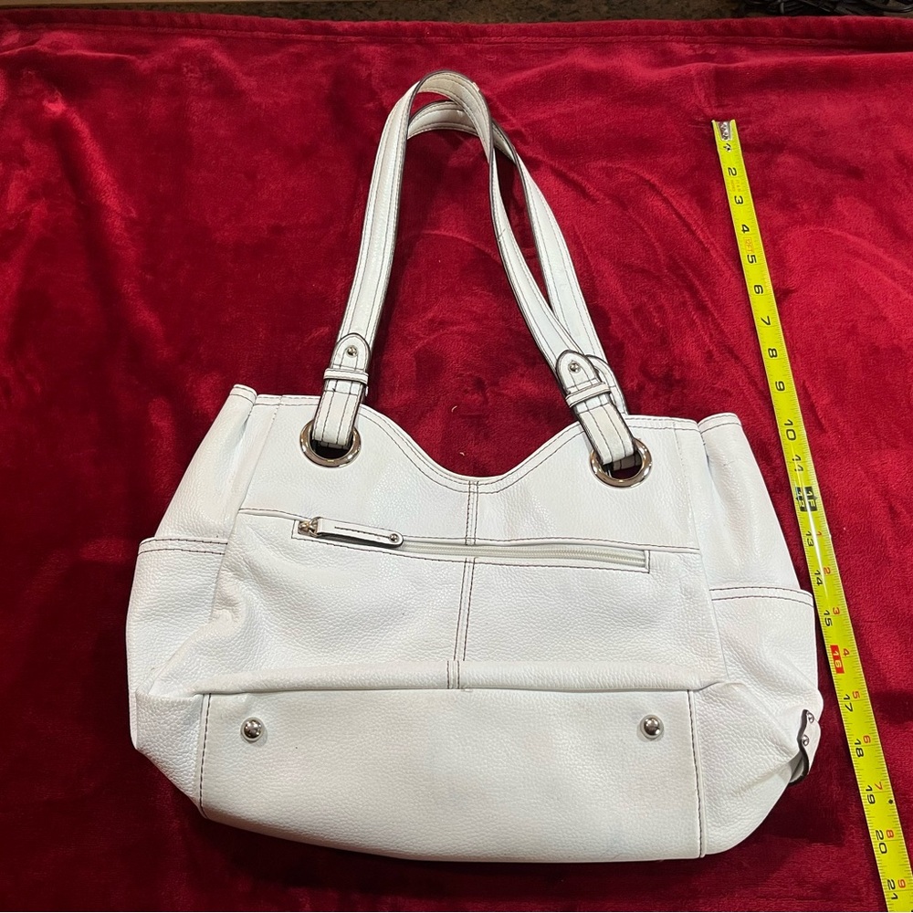 Chic White Leather Handbag - Picture 12 of 13